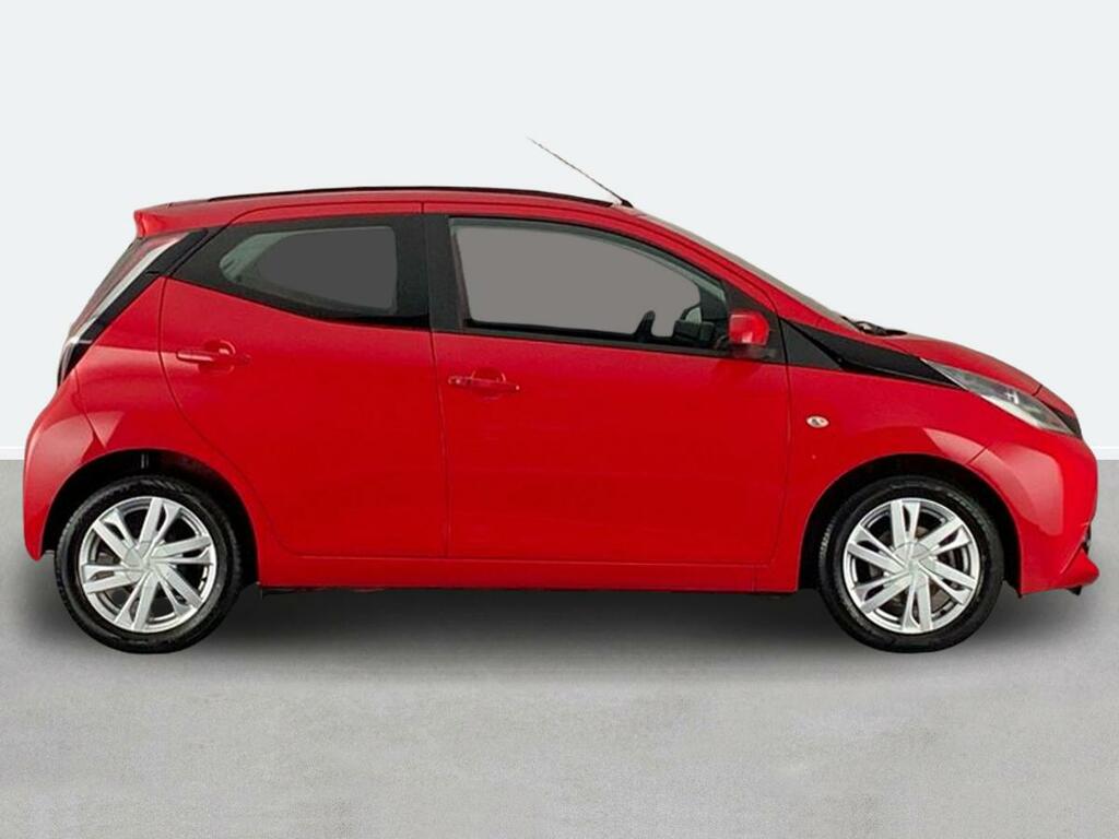Toyota Aygo 1.0 Vvt-i X-pression Red #2