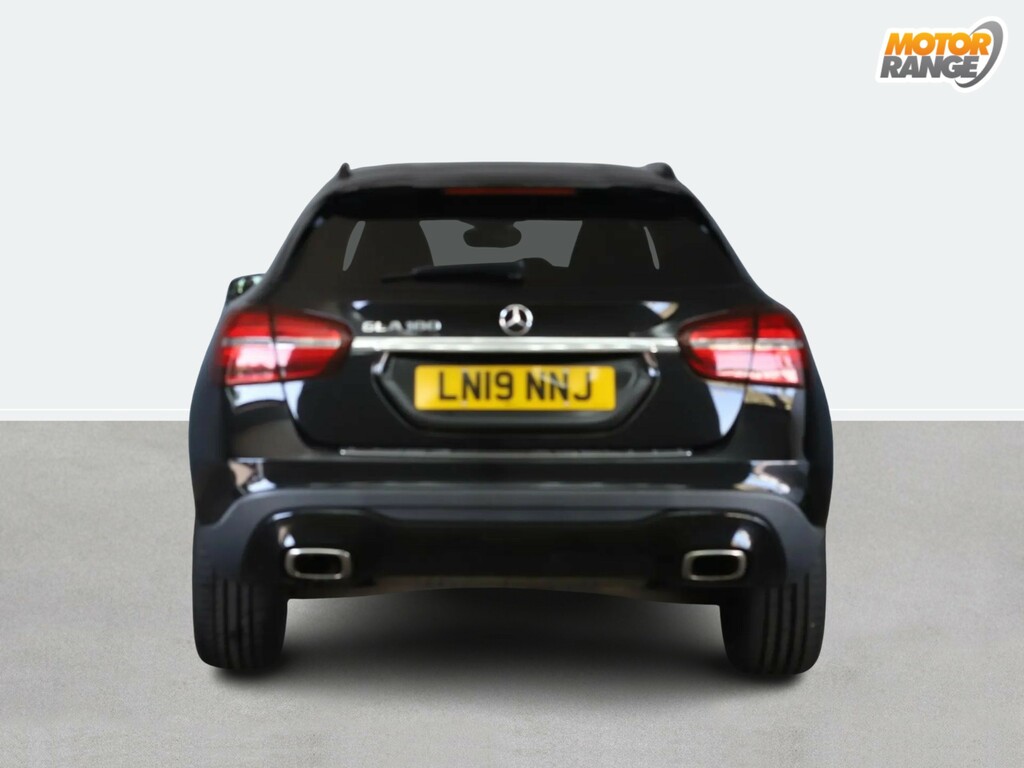 Mercedes-Benz GLA Class Gla 180 Urban Edition Plus Black #4