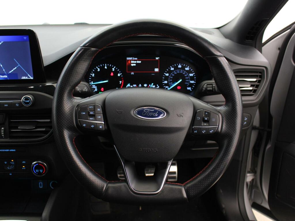 Ford Focus 1.0 Ecoboost Hybrid Mhev 125 Titanium Edition Black #24
