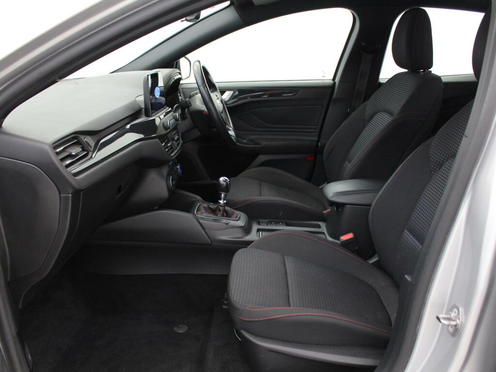 Ford Focus 1.0 Ecoboost Hybrid Mhev 125 Titanium Edition Black #10