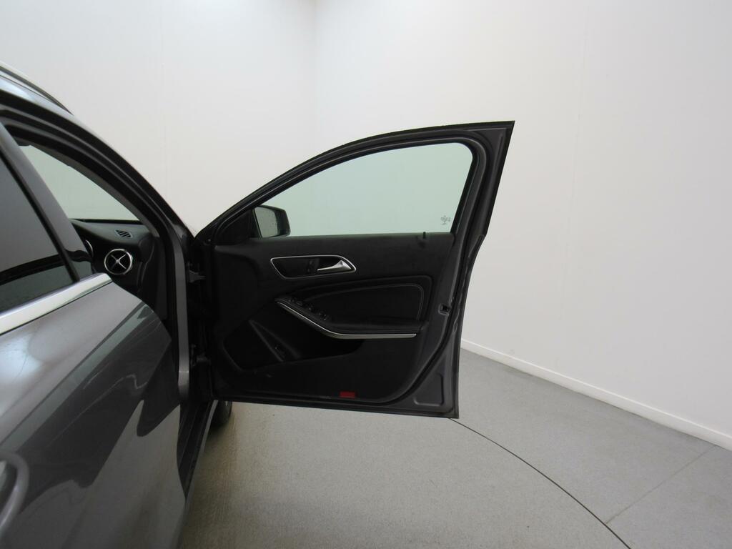 Mercedes-Benz GLA Class Gla 200 Amg Line D Grey #24