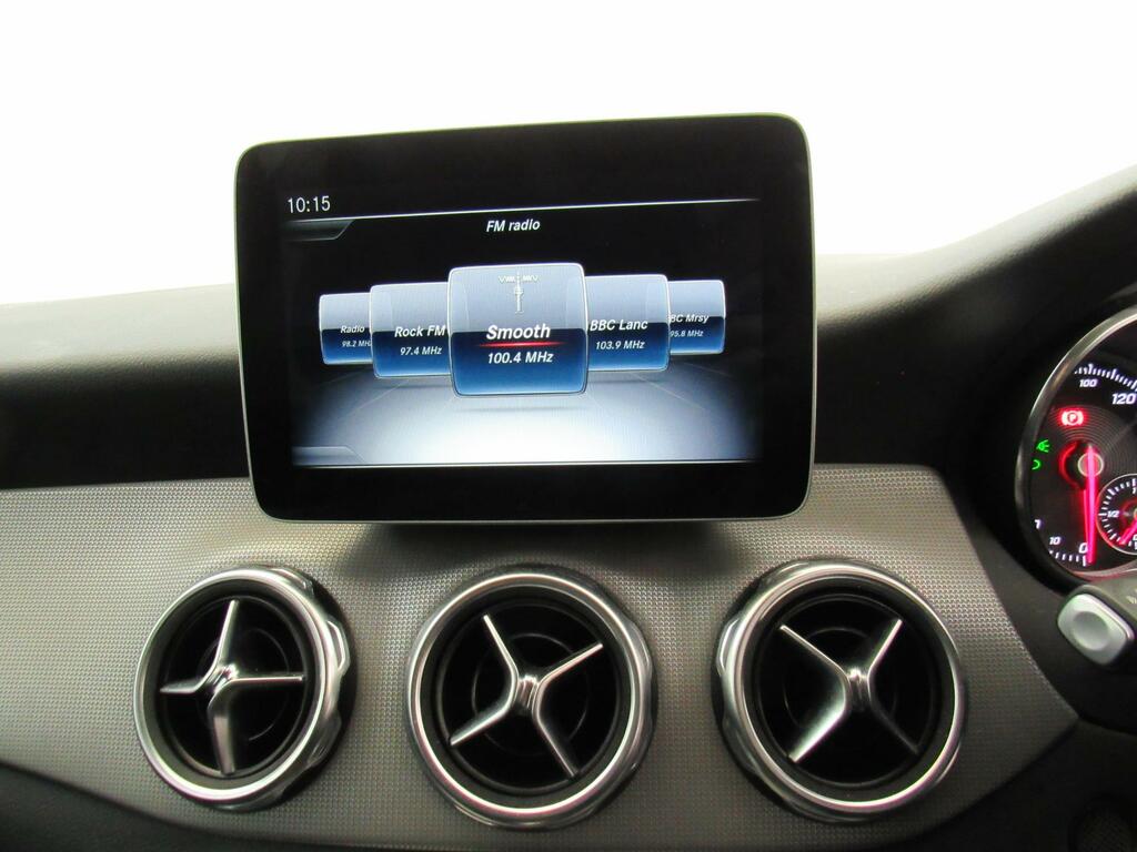 Mercedes-Benz GLA Class Gla 200 Amg Line D Grey #16