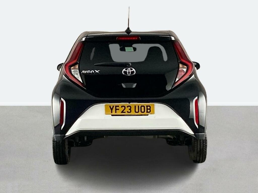 Toyota Aygo X 1.0 Vvt-i Edge White #4