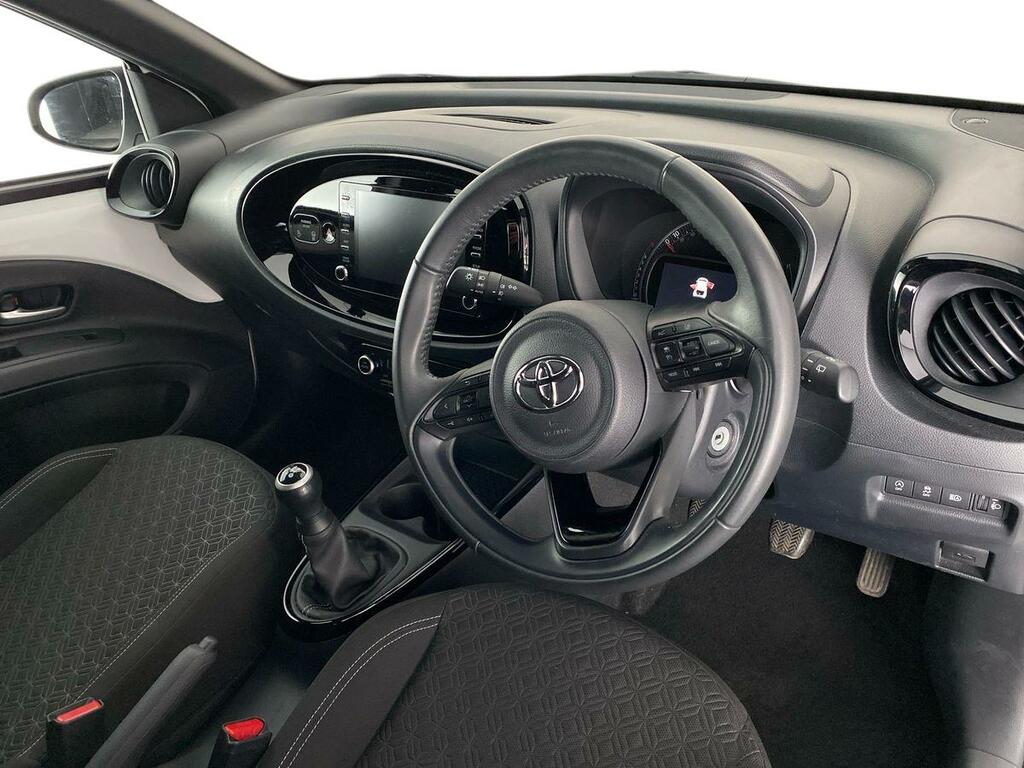 Toyota Aygo X Pure Silver #12
