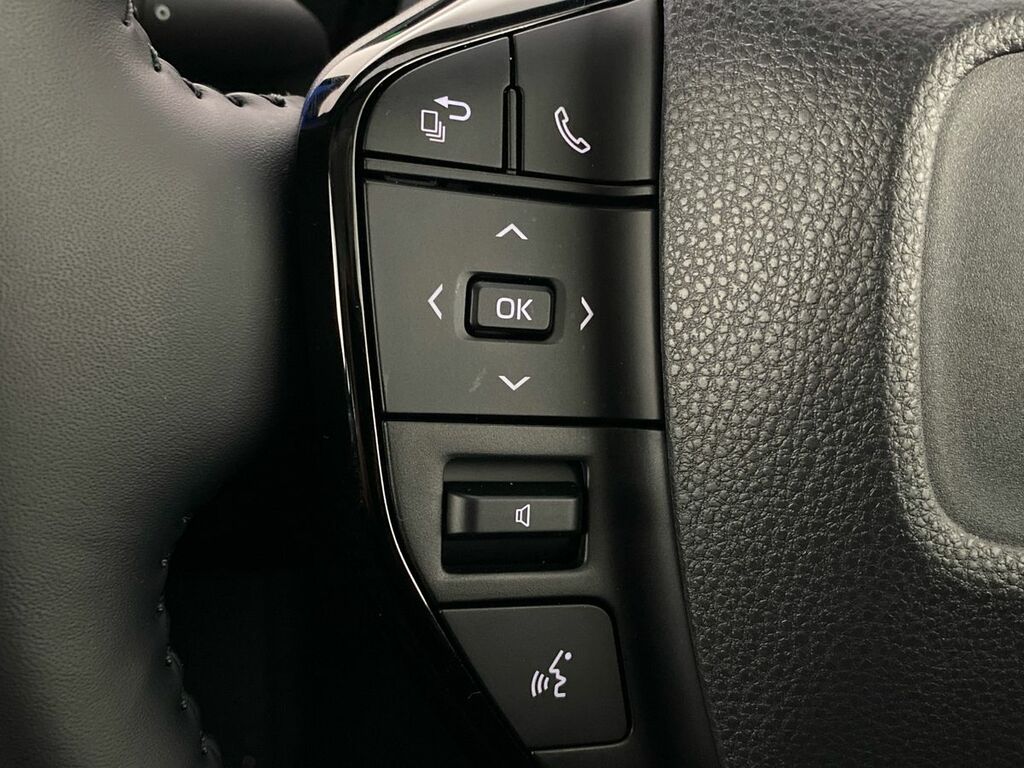 Toyota Prius 2.0 Phev Design Cvt  #18