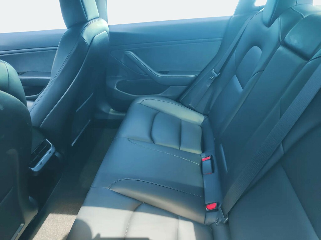 Tesla Model 3 Saloon Dual White #7