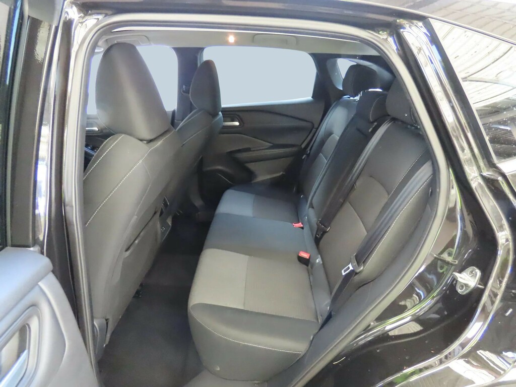 Nissan Qashqai Hatchback Black #5