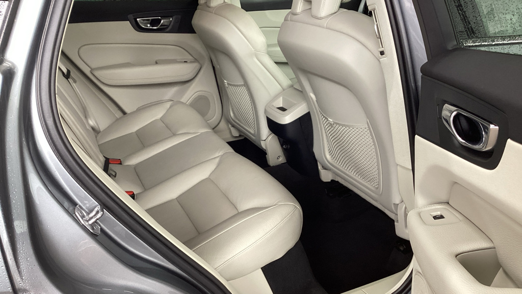 Volvo XC60 D4 Momentum Grey #7