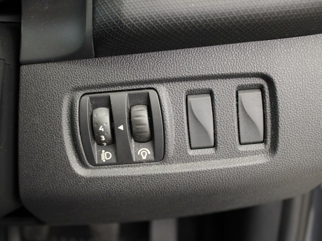 Renault Clio Clio 1.6T 16V Renaultsport Trophy Nav 220 White #24