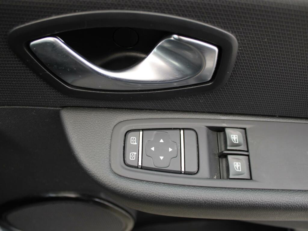 Renault Clio Clio 1.6T 16V Renaultsport Trophy Nav 220 White #26