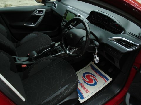 Peugeot 2008 1.2 Puretech 110 Gt Line Red #7