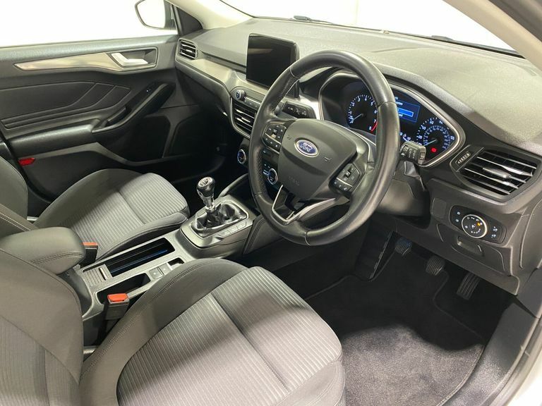 Ford Focus 1.0 Turbo Ecoboost 125Ps 6 Spd Titanium 5Dr. Silver #2