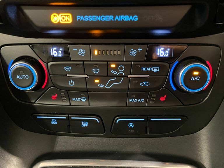 Ford Grand Tourneo Connect Ecoblue Titanium Red #36