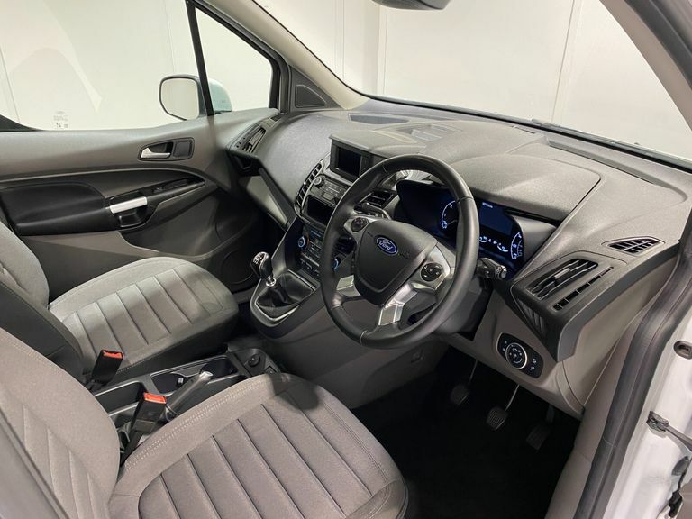 Ford Grand Tourneo Connect Ecoblue Titanium Red #30
