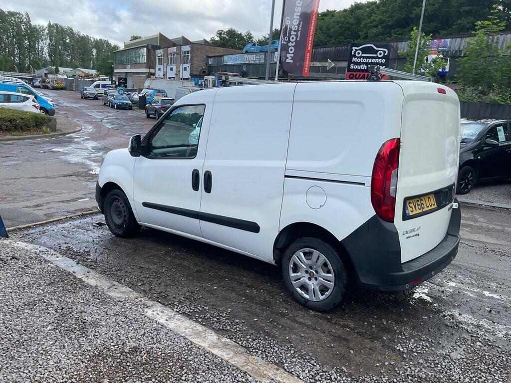 Fiat Doblo Easy White #83