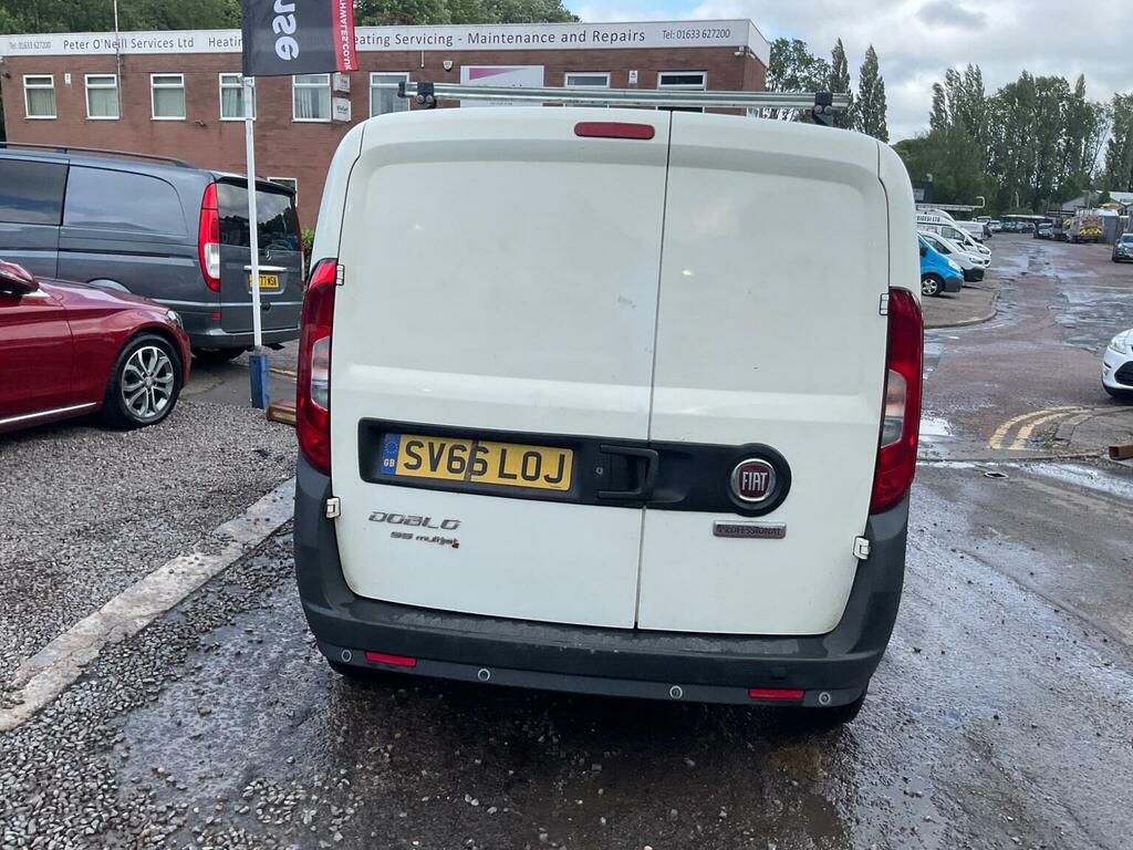 Fiat Doblo Easy White #67
