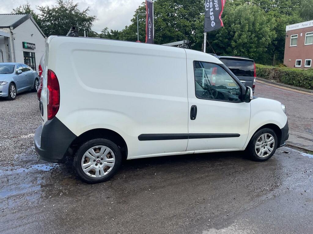 Fiat Doblo Easy White #52