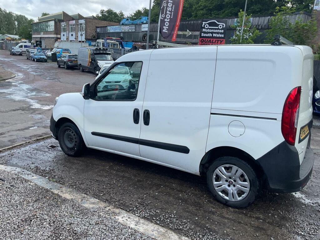 Fiat Doblo Easy White #90