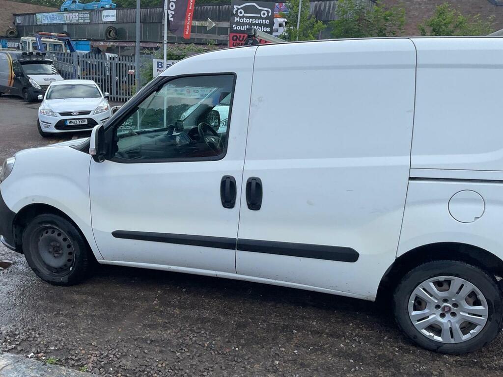 Fiat Doblo Easy White #95