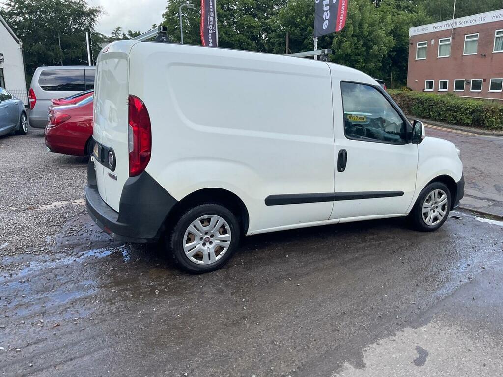 Fiat Doblo Easy White #60