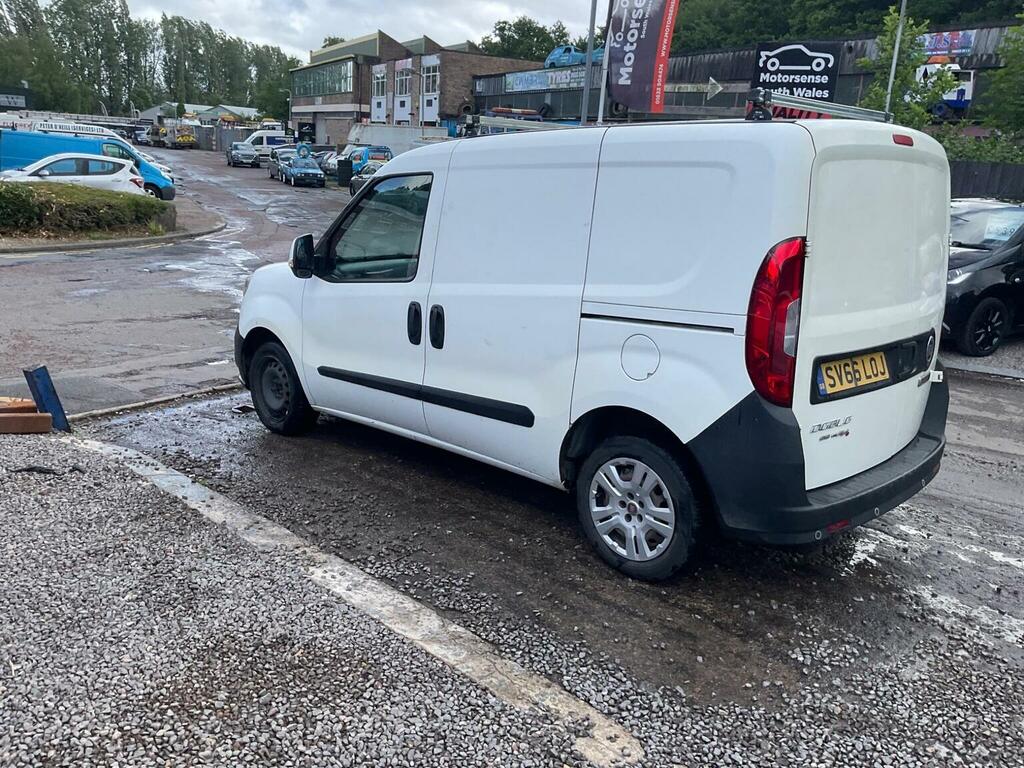 Fiat Doblo Easy White #84