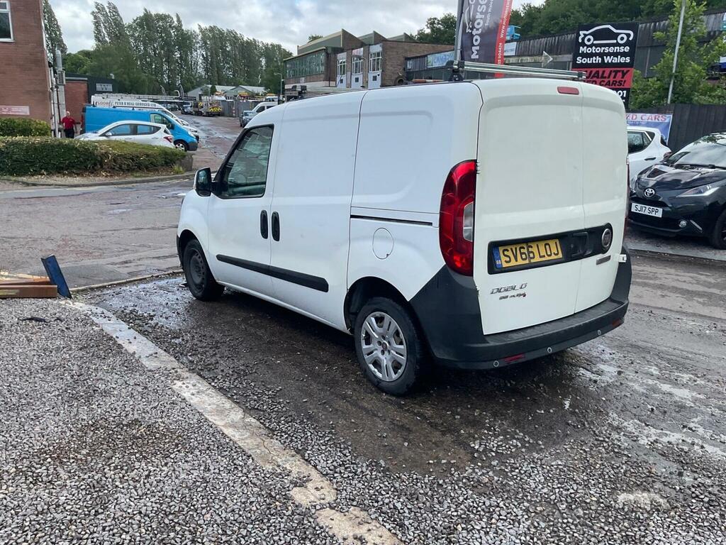Fiat Doblo Easy White #77