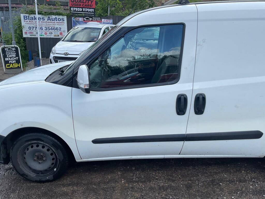 Fiat Doblo Easy White #92