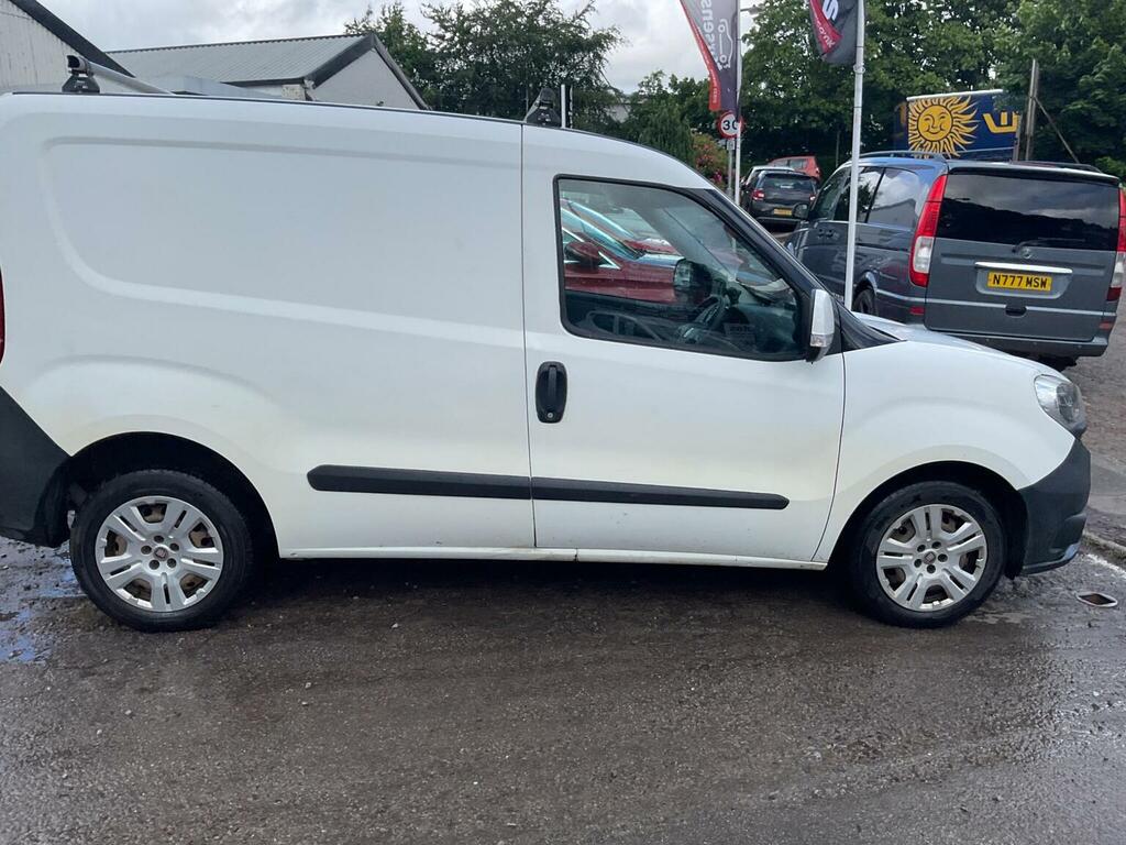 Fiat Doblo Easy White #56