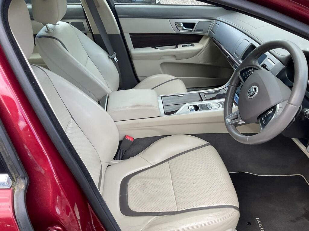 Jaguar XF D V6 Premium Silver #27