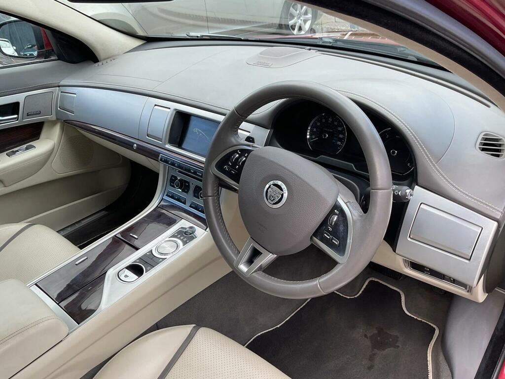 Jaguar XF D V6 Premium Silver #7