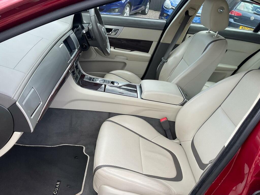 Jaguar XF D V6 Premium Silver #13