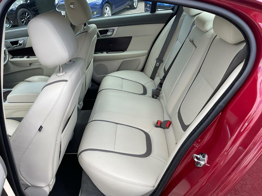 Jaguar XF D V6 Premium Silver #8