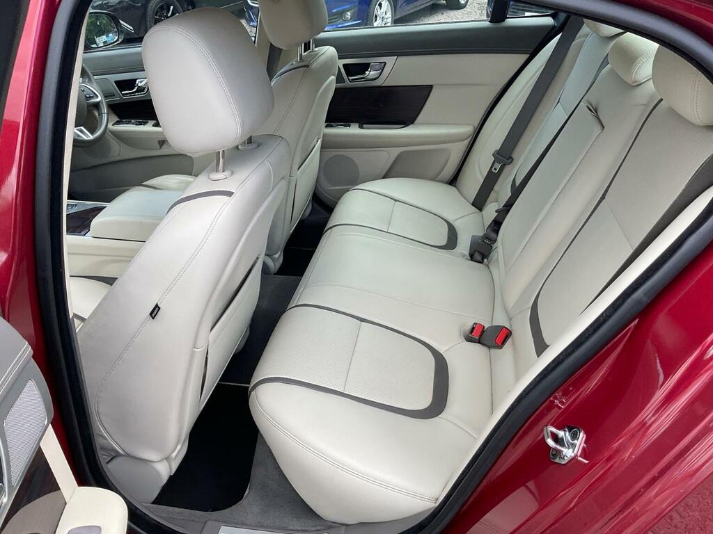 Jaguar XF D V6 Premium Silver #14