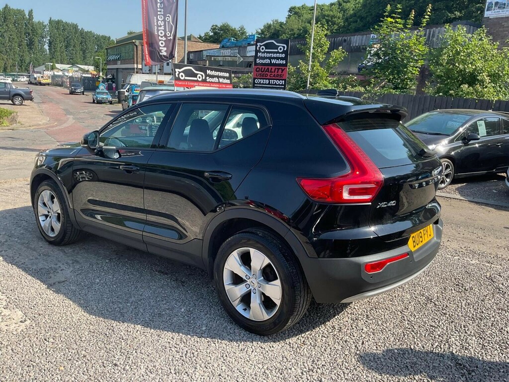 Volvo XC40 2.0 D3 Momentum Euro 6 S S Black #4