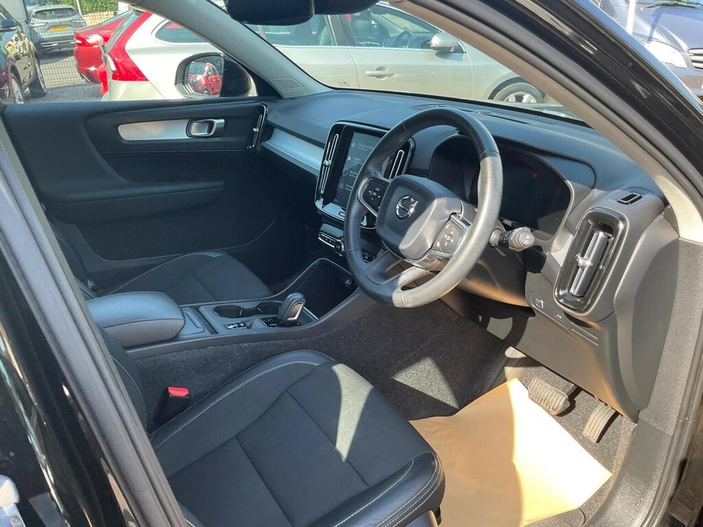 Volvo XC40 2.0 D3 Momentum Euro 6 S S Black #6