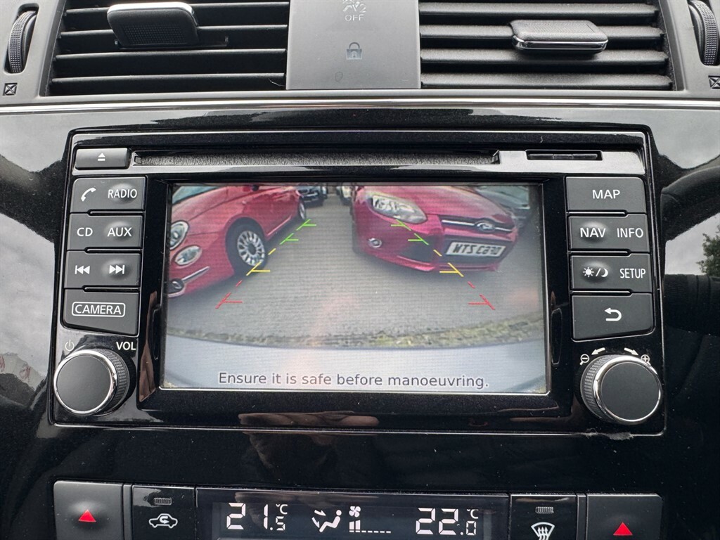 Nissan Pulsar Hatchback Red #15