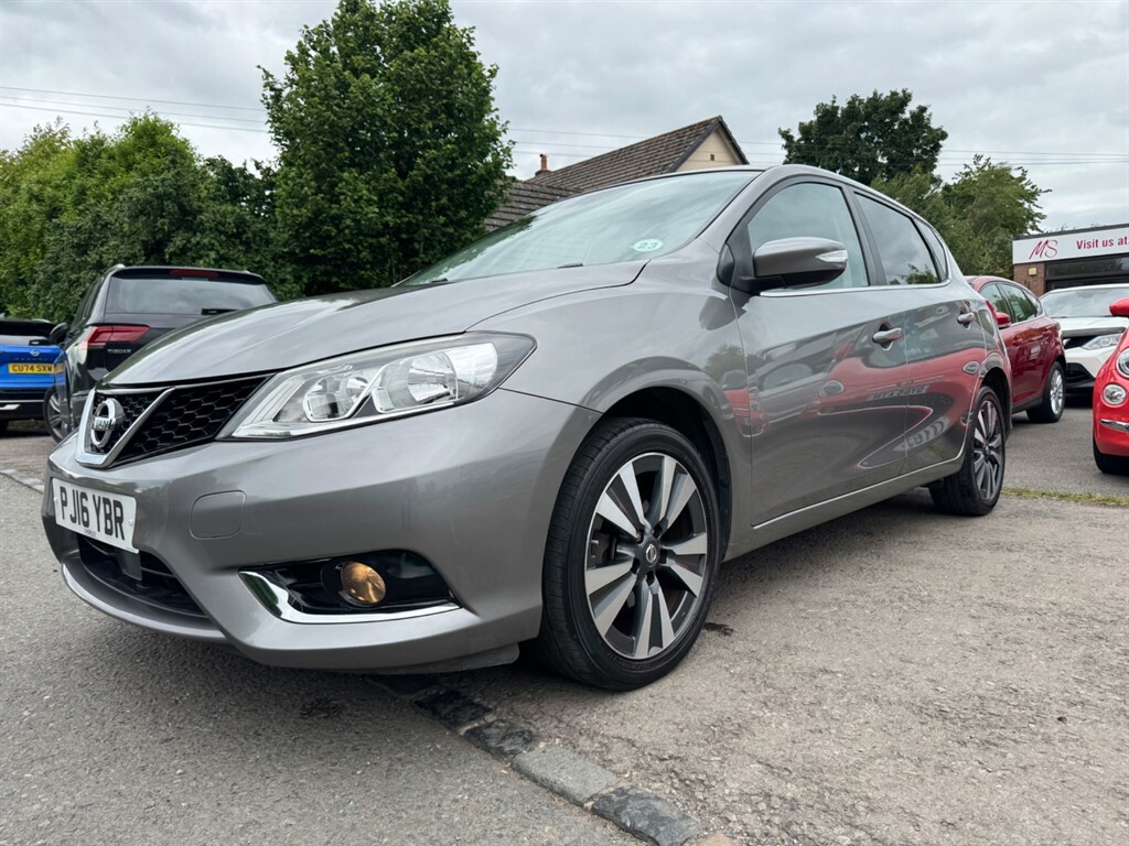 Nissan Pulsar Hatchback Red #24