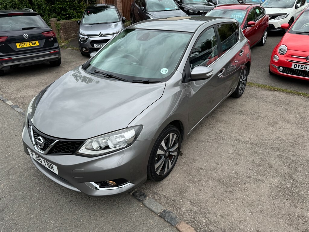 Nissan Pulsar Hatchback Red #25