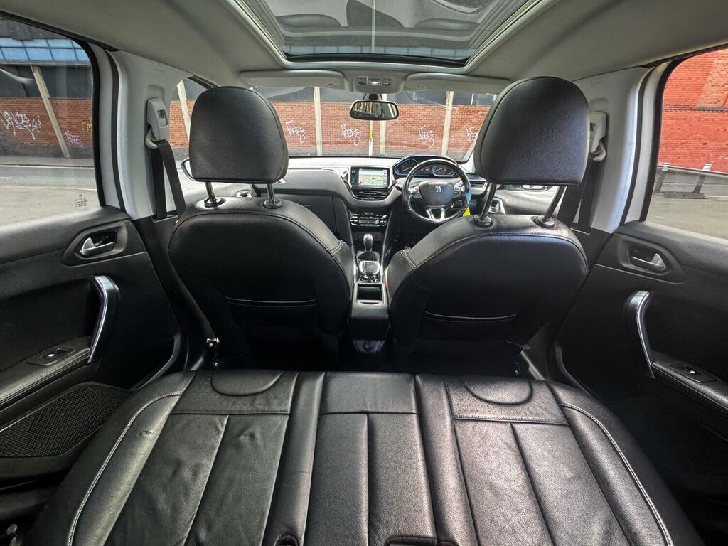 Peugeot 2008 Allure Black #30