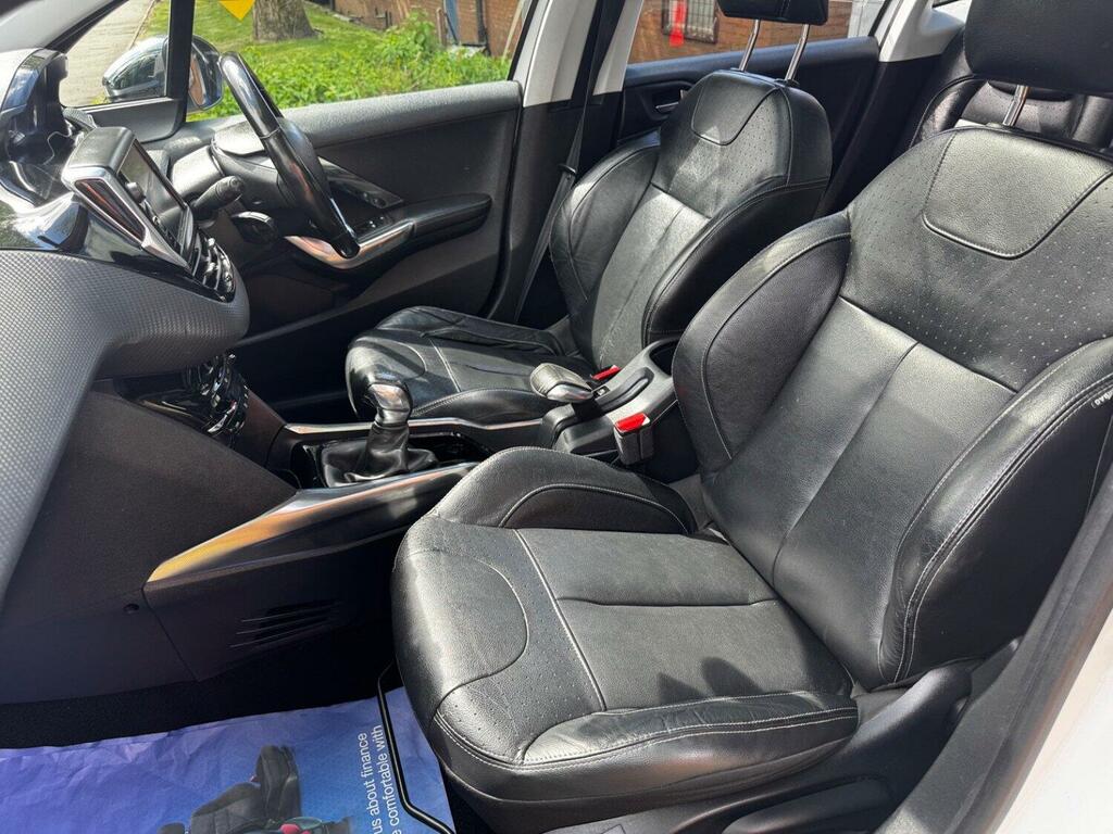 Peugeot 2008 Allure Black #96