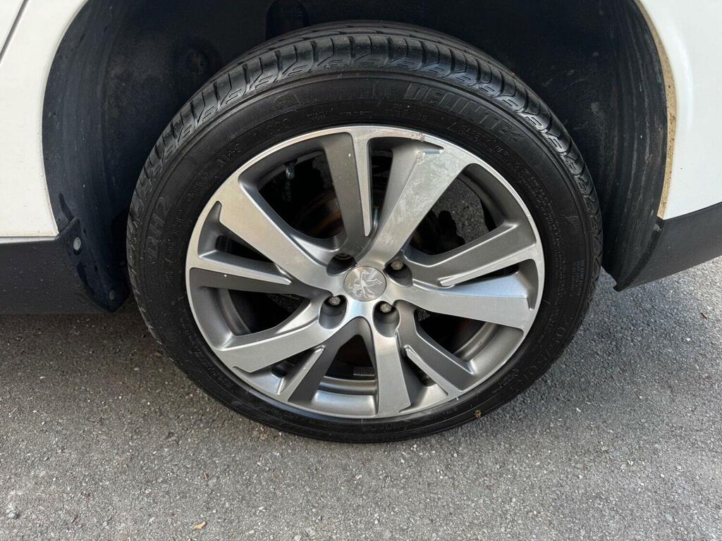 Peugeot 2008 Allure Black #25