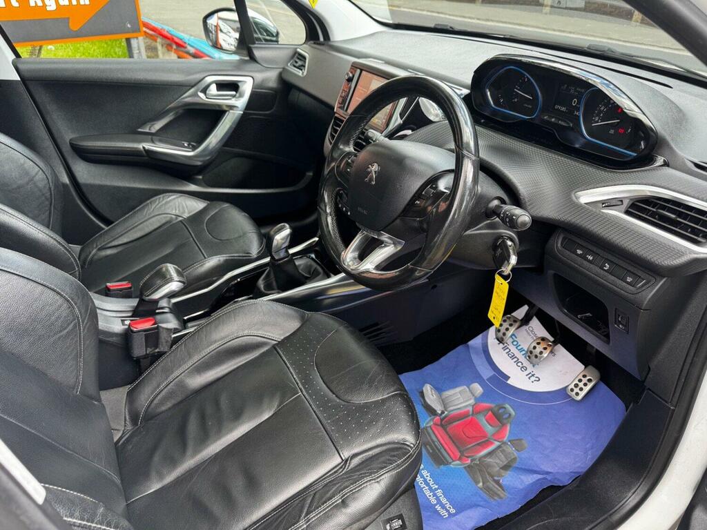 Peugeot 2008 Allure Black #106