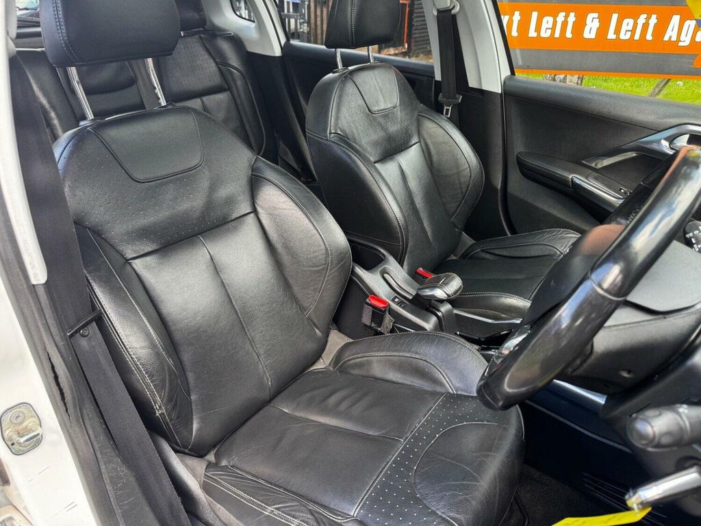 Peugeot 2008 Allure Black #89