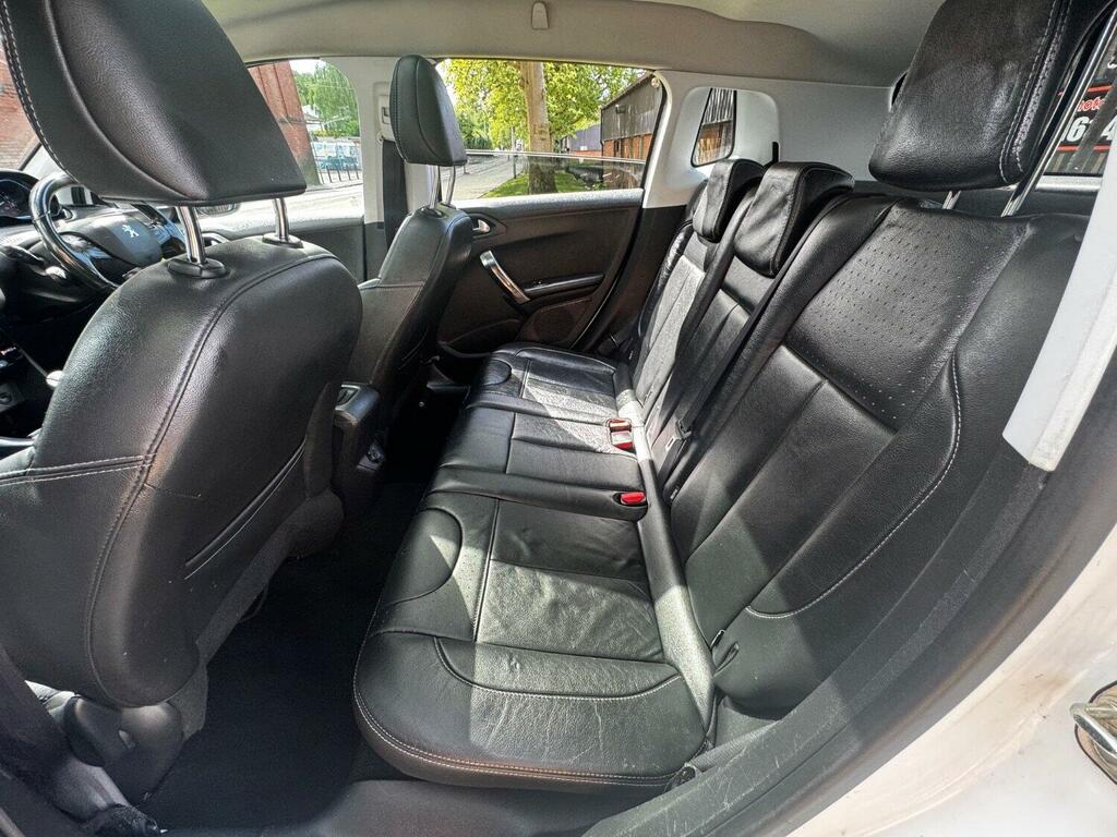 Peugeot 2008 Allure Black #46