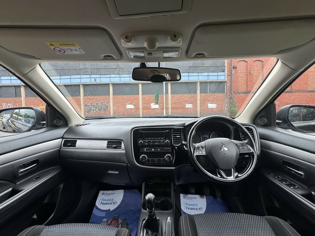 Mitsubishi Outlander 2.2 Di-d 4 White #41