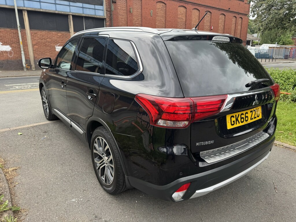 Mitsubishi Outlander 2.2 Di-d Gx3 Black #4