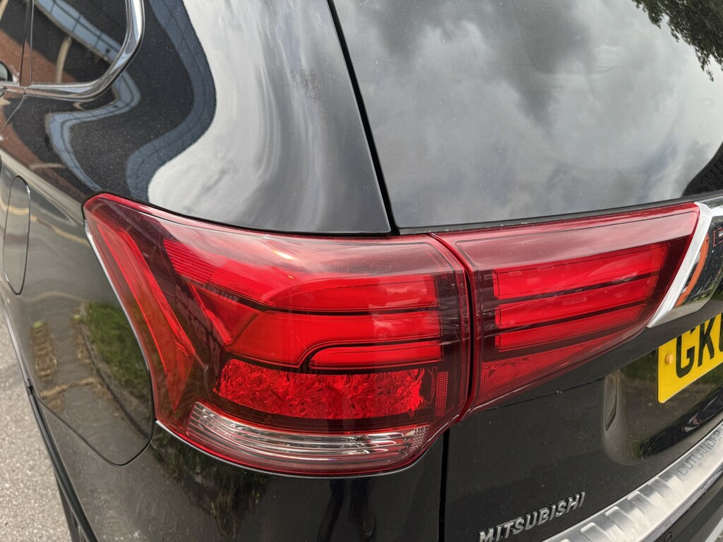 Mitsubishi Outlander 2.2 Di-d 4 White #17