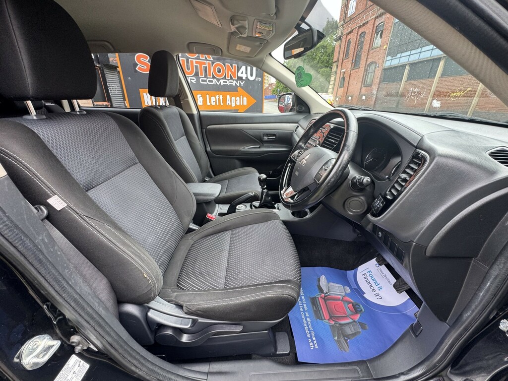 Mitsubishi Outlander 2.2 Di-d 4 White #32