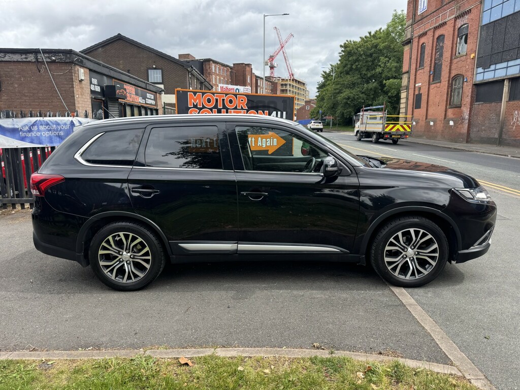 Mitsubishi Outlander 2.2 Di-d 4 White #54