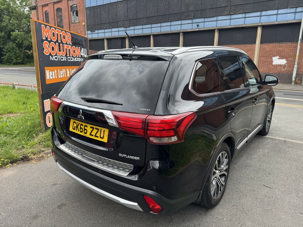Mitsubishi Outlander 2.2 Di-d 4 White #51